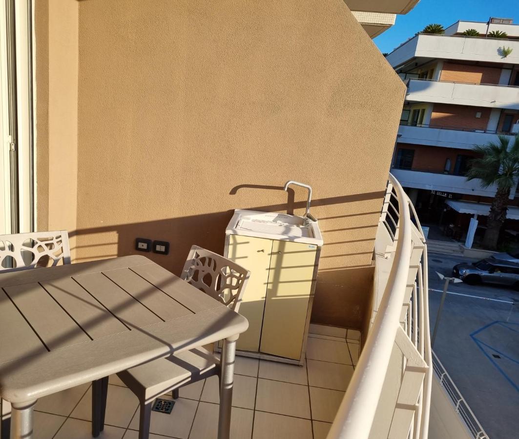 Casamare Alba Adriatica Frontemare Daire Dış mekan fotoğraf